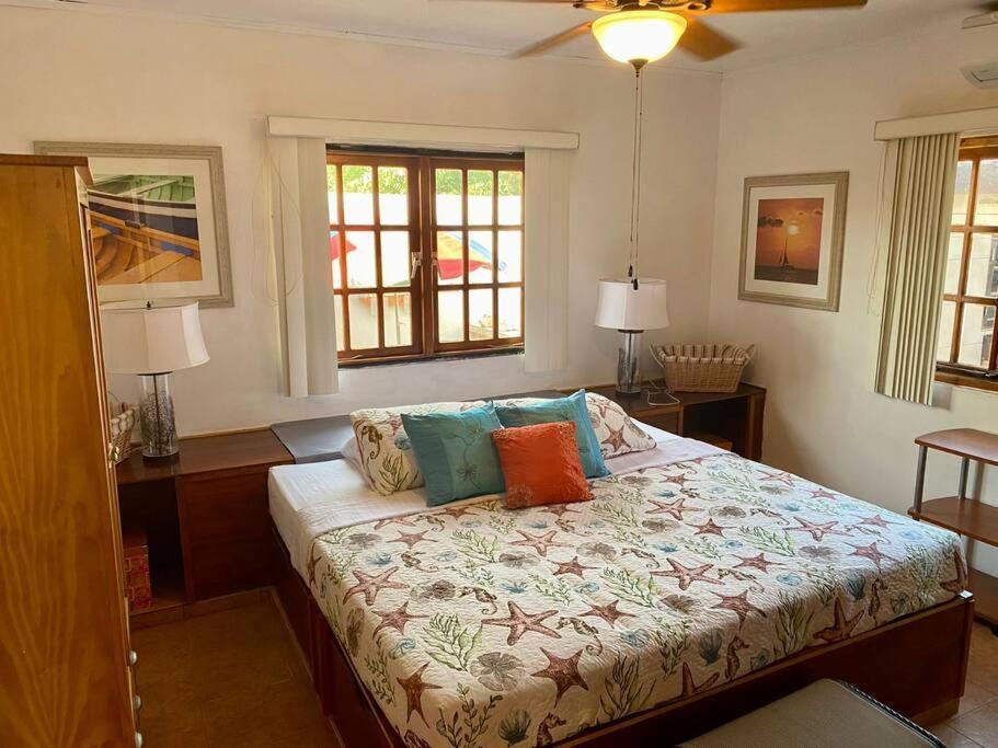 3-Bedroom Villa With A Jacuzzi นอร์ท ภายนอก รูปภาพ