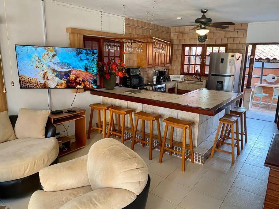 3-Bedroom Villa With A Jacuzzi นอร์ท ภายนอก รูปภาพ