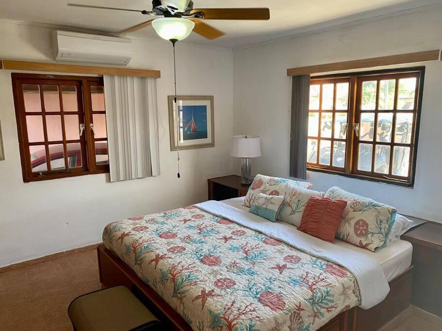 3-Bedroom Villa With A Jacuzzi นอร์ท ภายนอก รูปภาพ